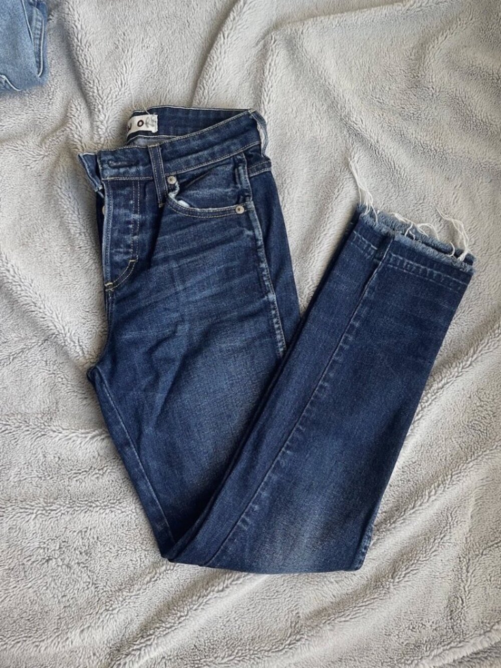 AMO WOMEN'S Blue Denim jeans High Rise Skinny Leg SIZE 24 Buttons Raw Finish